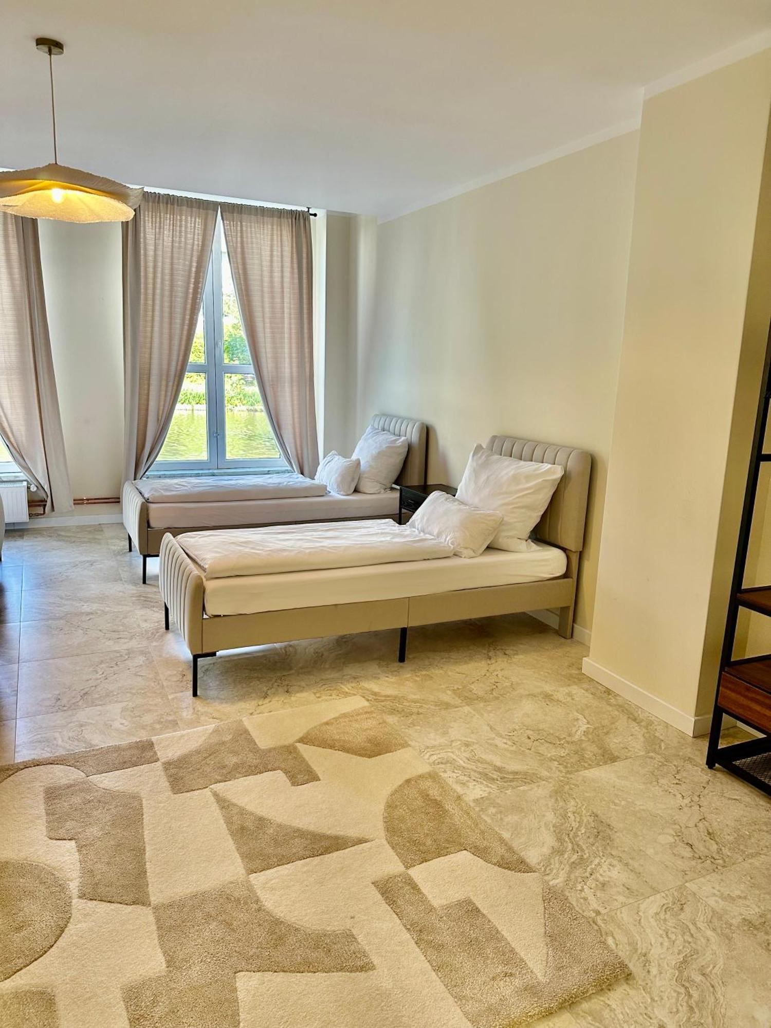 Sanierte 5 Zimmer Luxus Standard Apartment Auf 350Qm Hambourg Extérieur photo